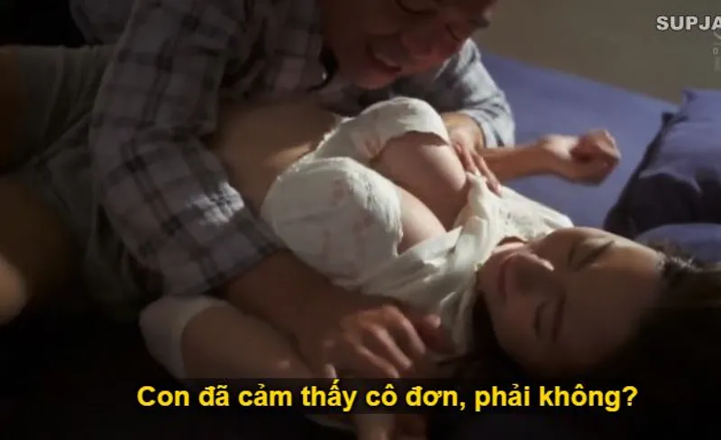 Thấy con trai mãi mê công việc để vợ của con trai cô đơn, bố gã chồng làm liều đè nắc con dâu